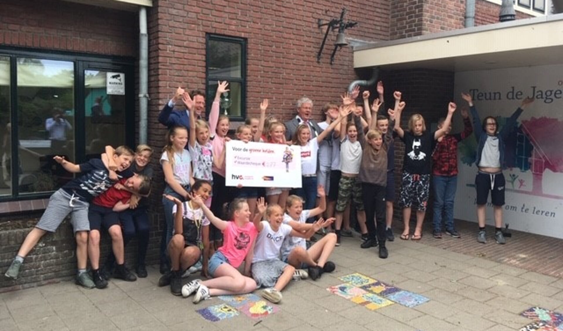 Basisschool Teun de Jager in Schoorl werd grote winnaar van de scholenwedstrijd van HVC.