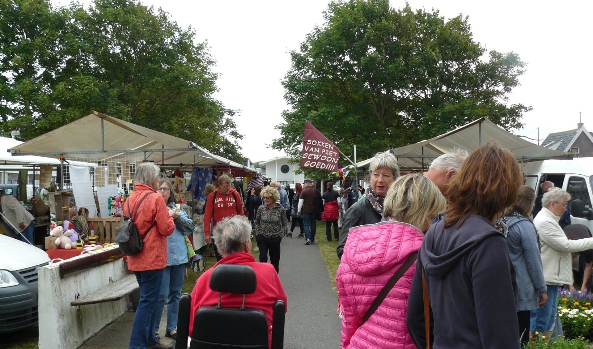 Zomermarkt in Egmond aan Zee.