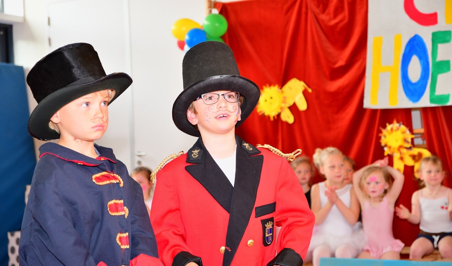 Twee circusdirecteuren hielden de chaos in toom.