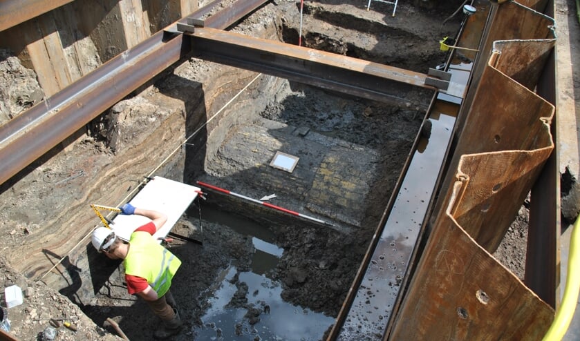 De keersluis in Den Oever: hier werd een spectaculaire archeologische vondst gedaan.