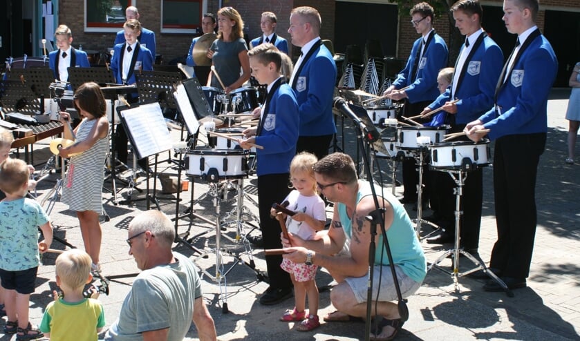 Muziekvereniging St. Caecilia geeft haar jaarlijkse concert op het plein voor De Wurf.