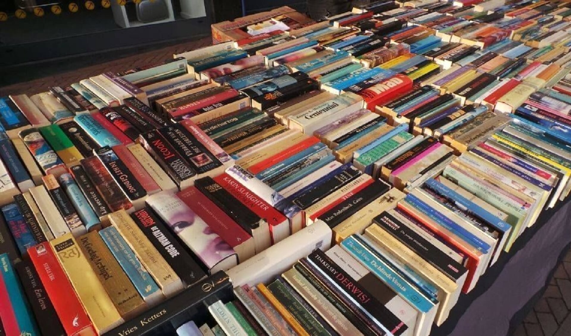 De Boeken-Platen- en Verzamelmarkt is zeer uitgebreid.