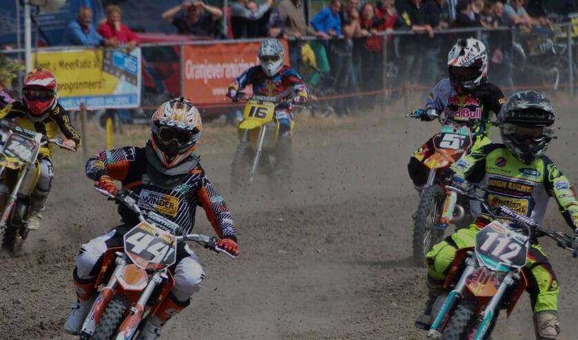 In diverse klassen strijden de deelnemers op het parcours aan de Oosterdreef tegen elkaar.