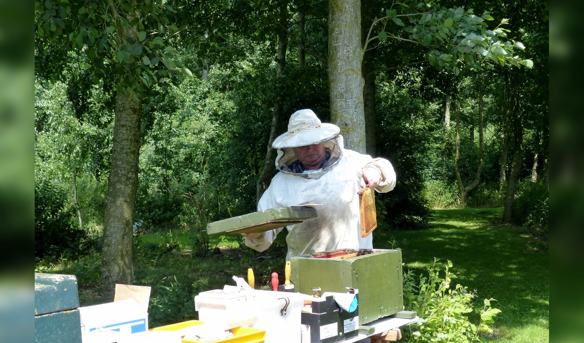 Imker Willem Nijhuis vertelt alles over bijen en het imkervak.