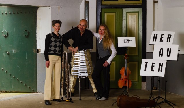 Duo Leeghwater en Henk Zwart geven het concert 'Herauten van de Stelling'.