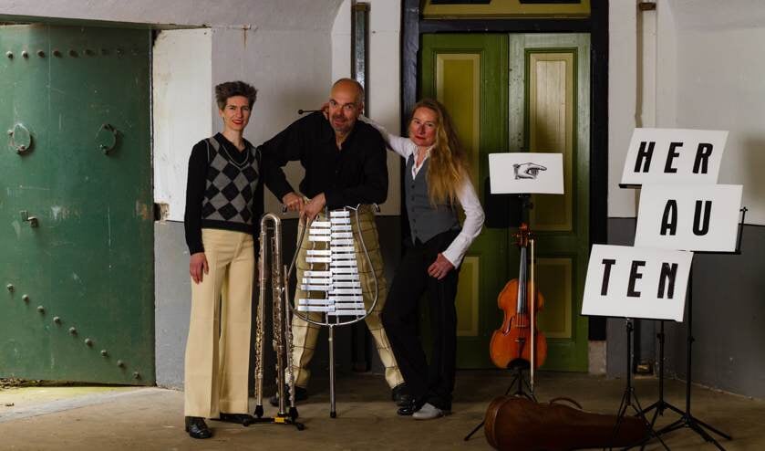 Duo Leeghwater en Henk Zwart geven het concert 'Herauten van de Stelling'.