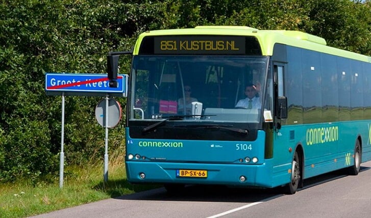 De kustbus rijdt weer tussen Petten en Den Helder.