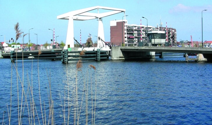 Een van de bruggen die Haarlem rijk is.