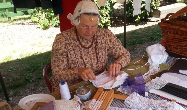 Op de textieldag bij de museumboerderij is veel te zien.