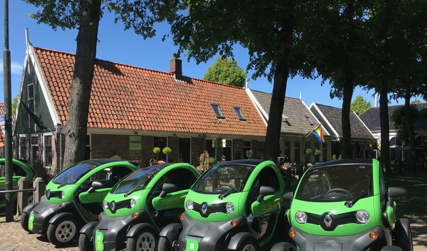 De hippe Twizy's kunnen maximaal 80 kilometer per uur.