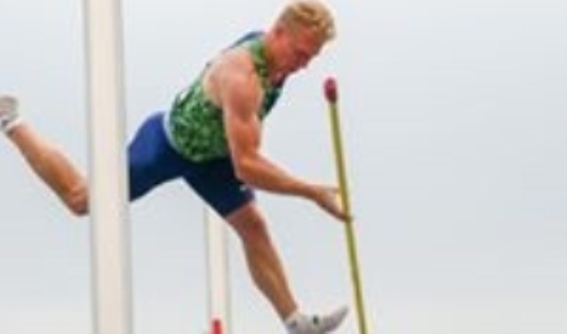 Menno Vloon maakt zijn zilveren sprong.