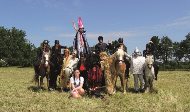 Het is alweer de zevende keer dat Manege Warnaar een grote show presenteert op Landbouwshow Opmeer.