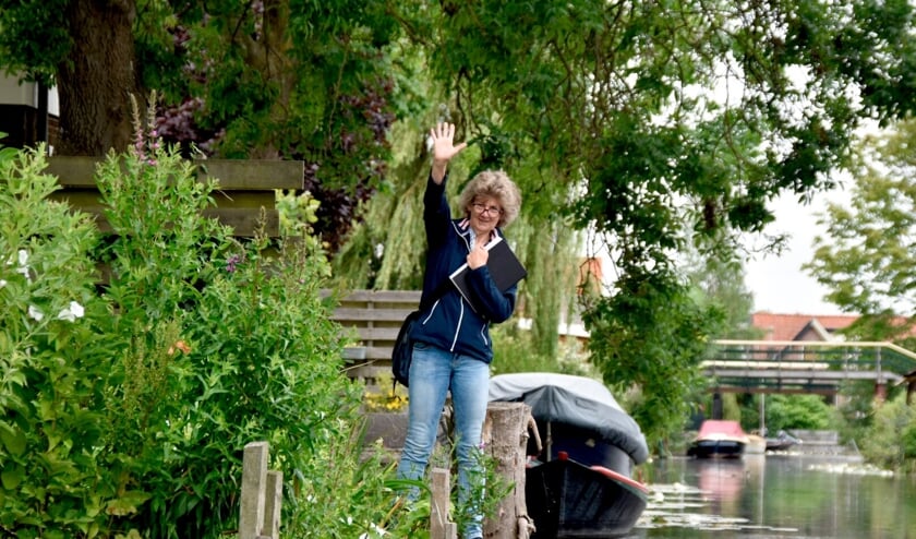 Langedijker Schrijfster Afra Beemsterboer deelt graag het verhaal van de bakkerszoon Ton Weder, met mensen die wel van een goed verhaal houden.