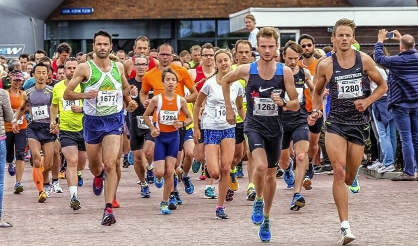 Het schot klinkt; de lopers zijn weg.