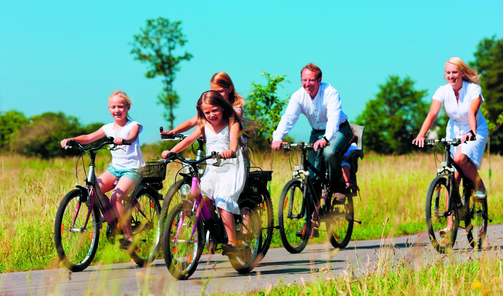 Op de pedalen met het hele gezin in de Heemskerkse Fietsvierdaagse.