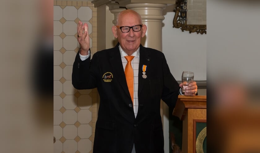De markante Purmerender net nadat hij vorig jaar Koninklijk werd onderscheiden.