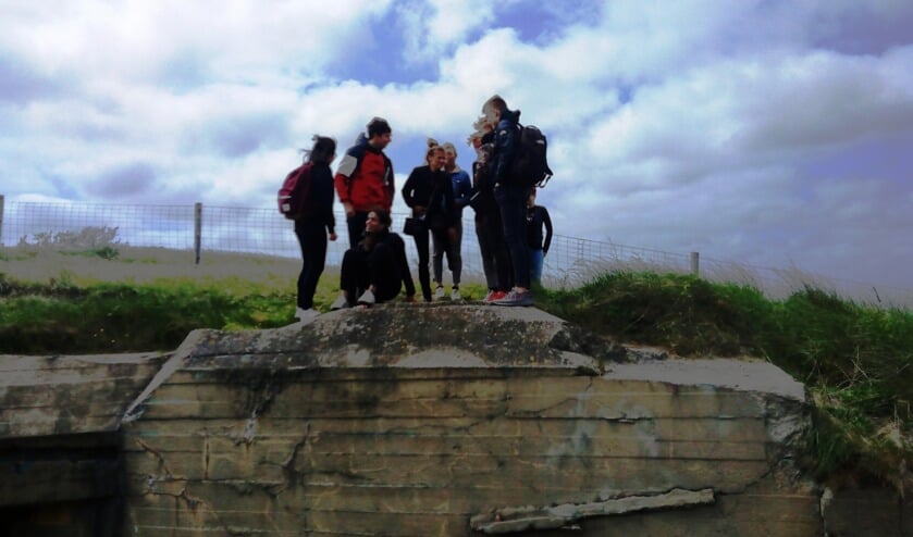 Een rondleiding langs bunkers.