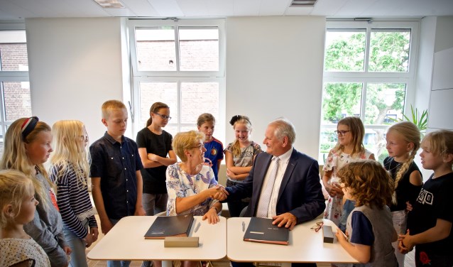 De ondertekening is een feit.