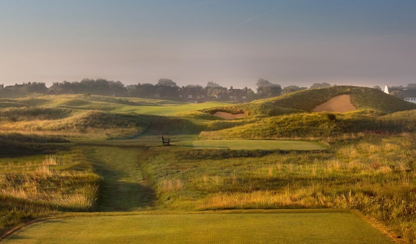 Royal St. George's met de fameuze bunker met de veelzeggende naam Himalaya.