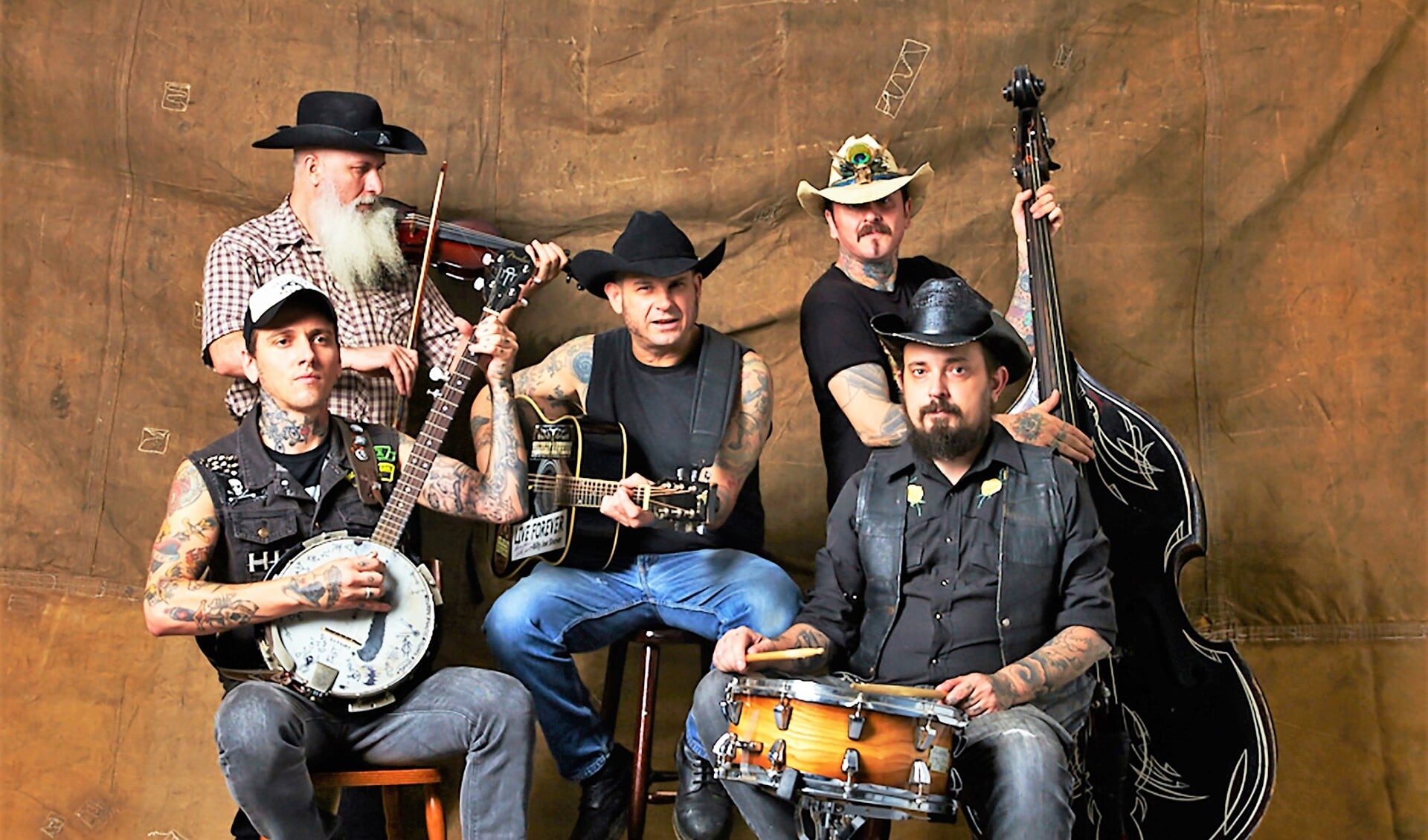 De Braziliaanse 'Bad Rock 'n Roll to the bone' band Hillbilly Rawhide. 