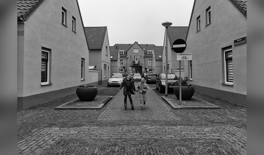 Stadsfotograaf Esther van Aalderen maakt een plaatje van het centrum/Aagtendorp.
