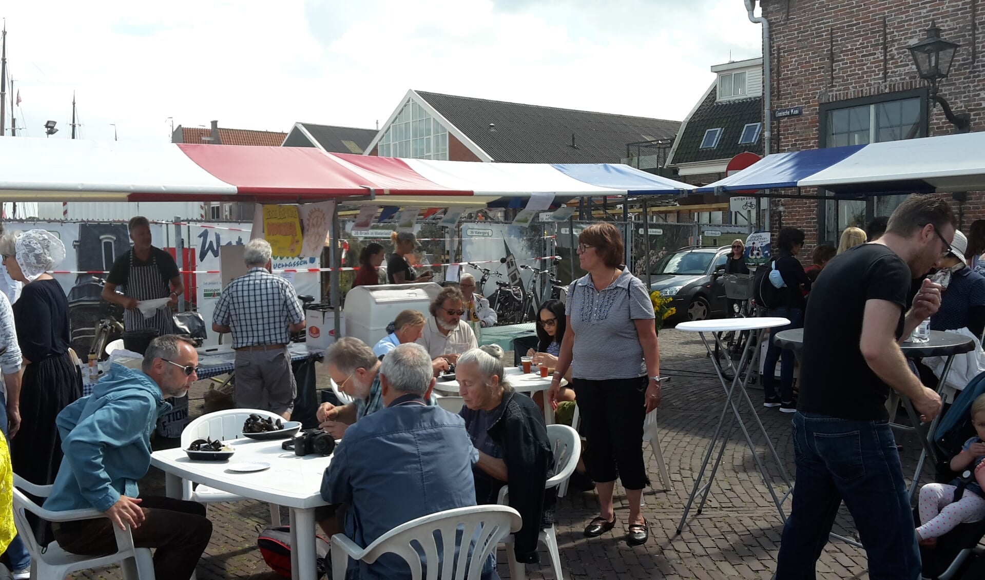 Het is inmiddels een traditie dat Rotary Monnickendam mosselen verkoopt tijdens de Monnickendammer Visdagen.