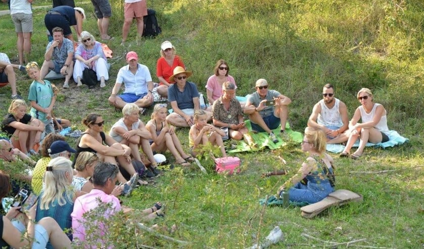 De artiesten op het Duinfestival trokken veel aandacht.