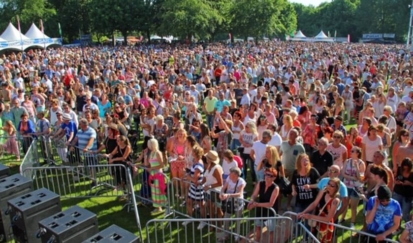 Vele duizenden mensen komen jaarlijks af op het festijn in het park.