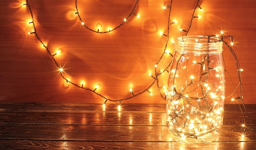 Versier van alles met lichtjes. Maak een mooie Bangert en Oosterpolder.