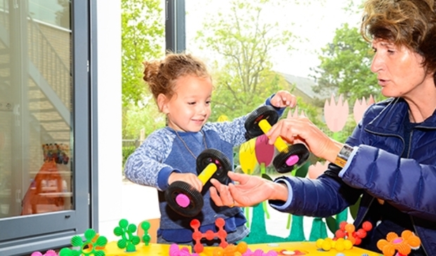 Ouders vragen zich af waarom ze de kosten voor kinderopvang moeten blijven doorbetalen, terwijl ze er vanwege de coronacrisis geen gebruik van kunnen maken.