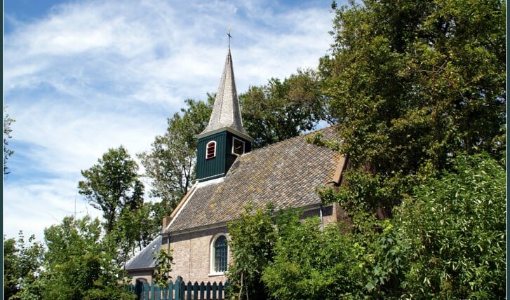 Onderwegkerkdienst in kerkje Eenigenburg.