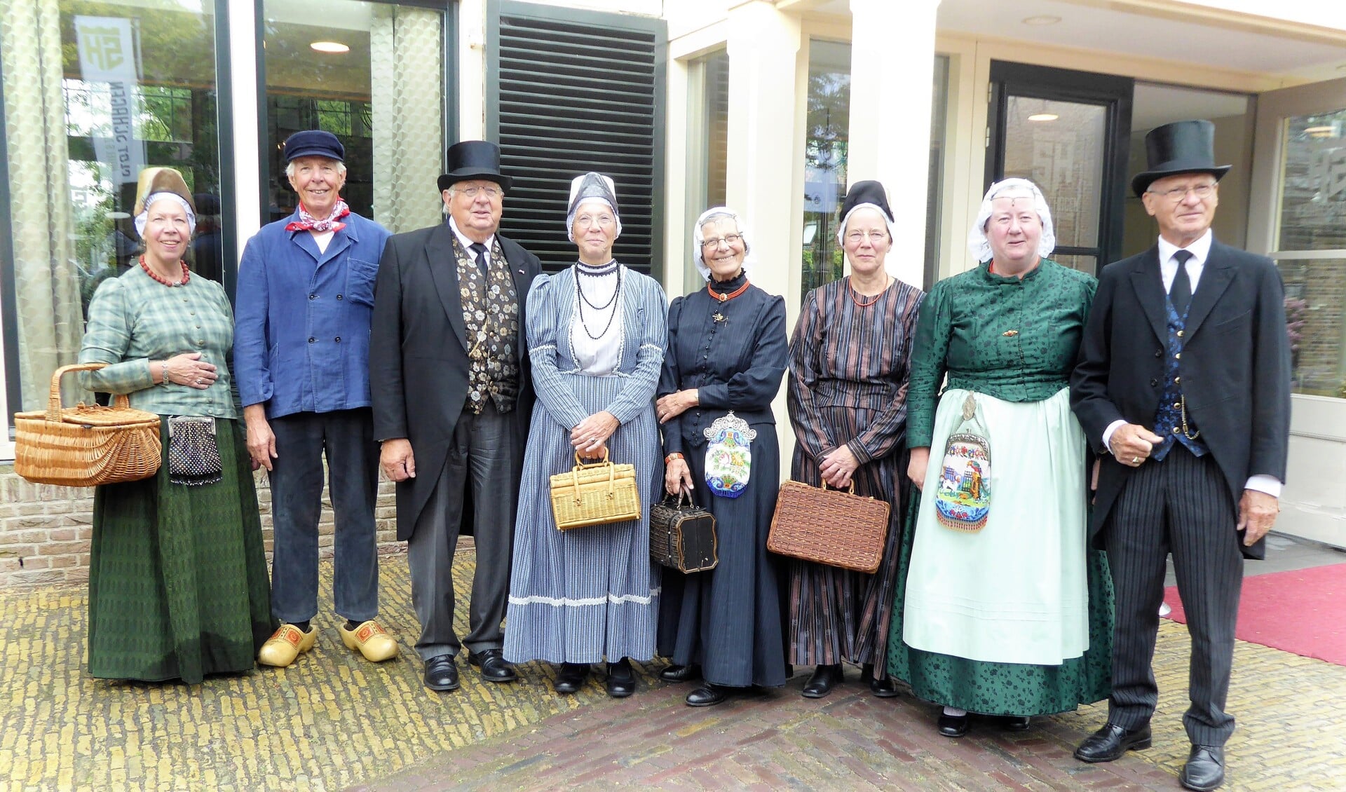 Skroiversgroep Veenhuizen verzorgt in het Westfries dialect een optreden in dorpshuis 't Zwaantje.