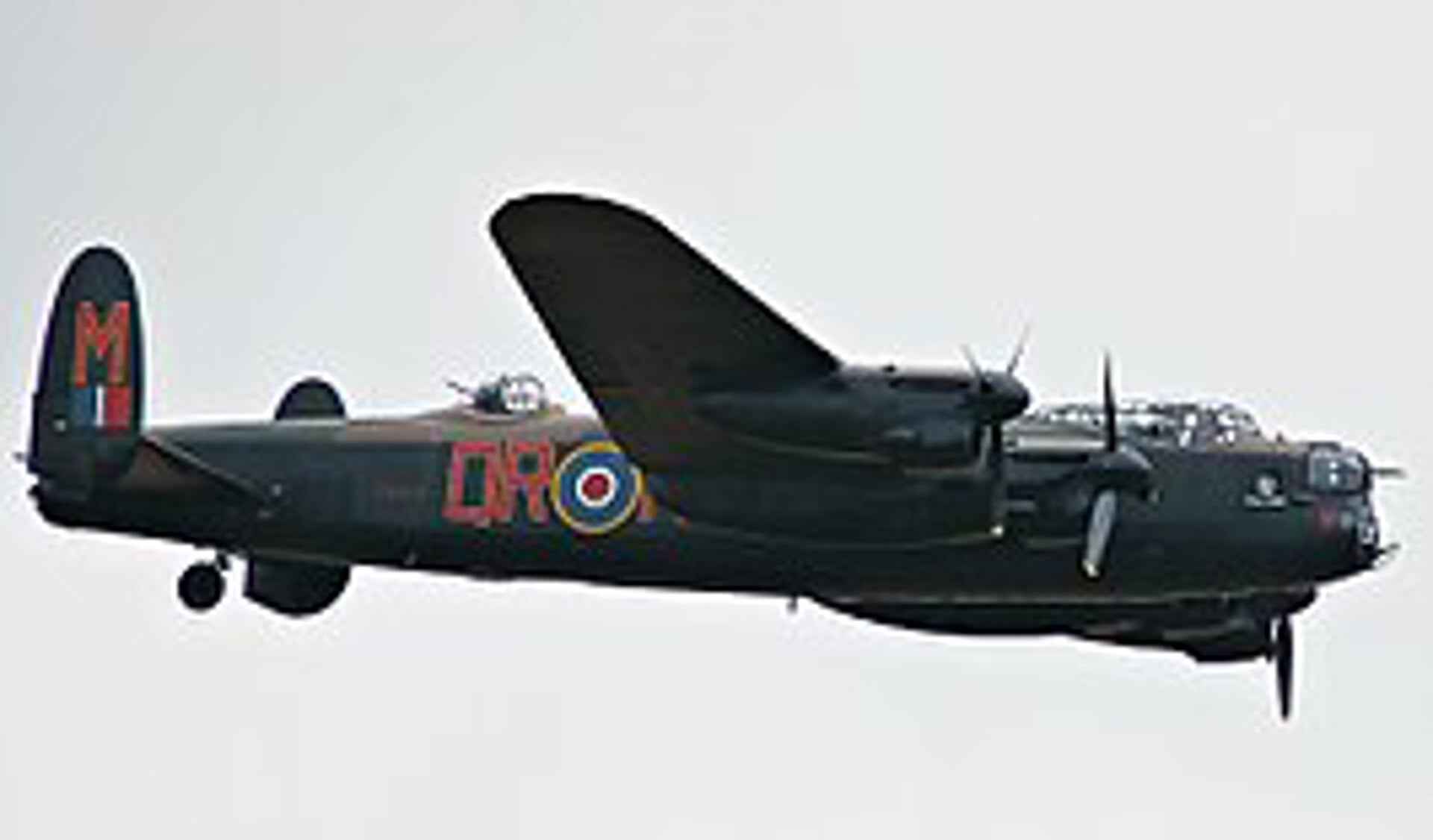 De Lancaster is een viermotorige zware bommenwerper.