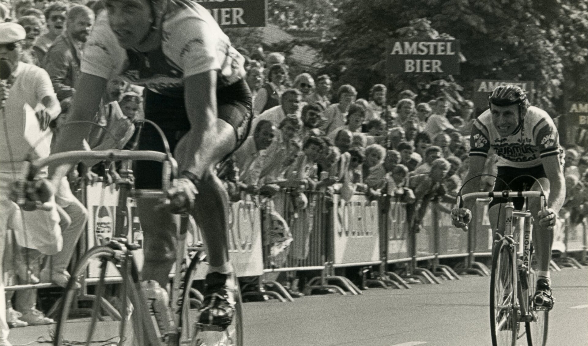 Dick Ranzijn haalt herinneringen op aan de tijd dat profs als Joop Zoetemelk (hier in de achtervolging) meedeed aan Tour de Waard.