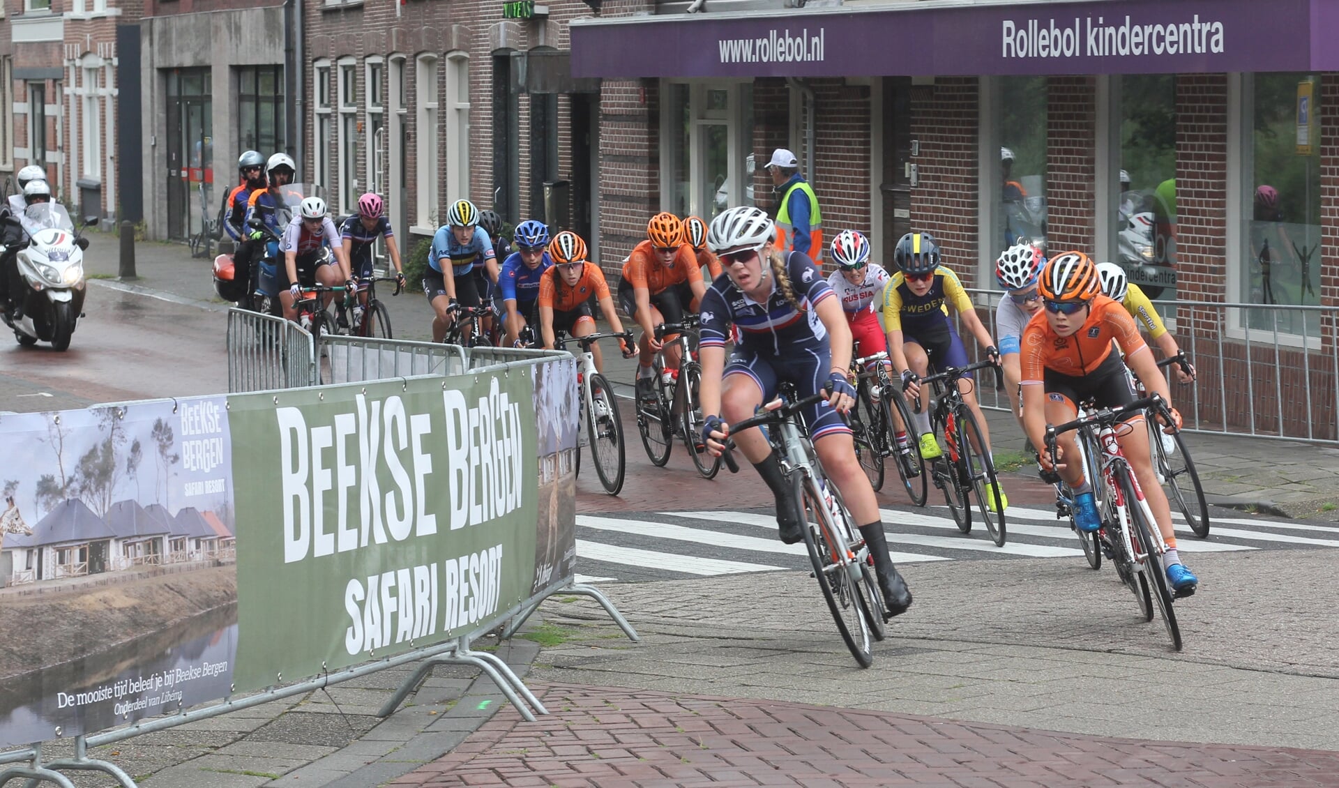 Vrouwen junioren in actie in Alkmaar.