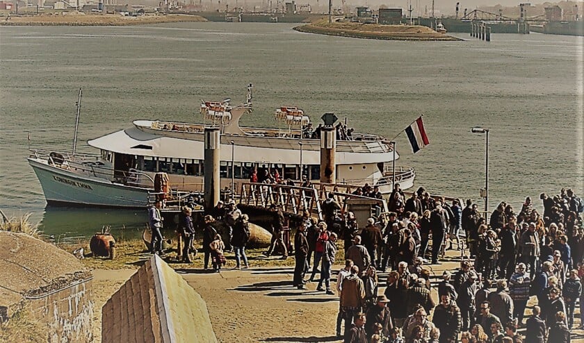 Oversteken naar Forteiland in vroegere tijden.