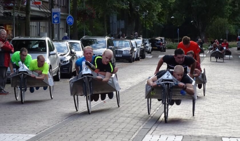 Beddenrace wordt in Bergen gehouden.
