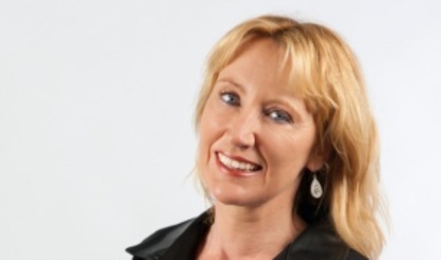 Simone wordt geïnterviewd door Ad Geerdink, directeur van het Westfries Museum.