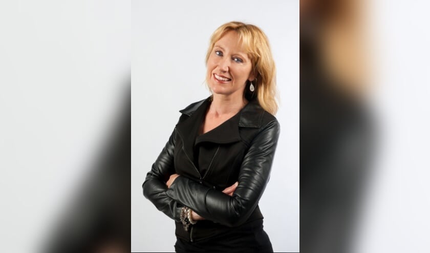 Simone wordt geïnterviewd door Ad Geerdink, directeur van het Westfries Museum.