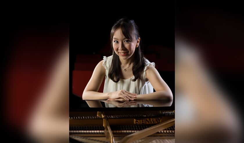 Mana Oguchi.