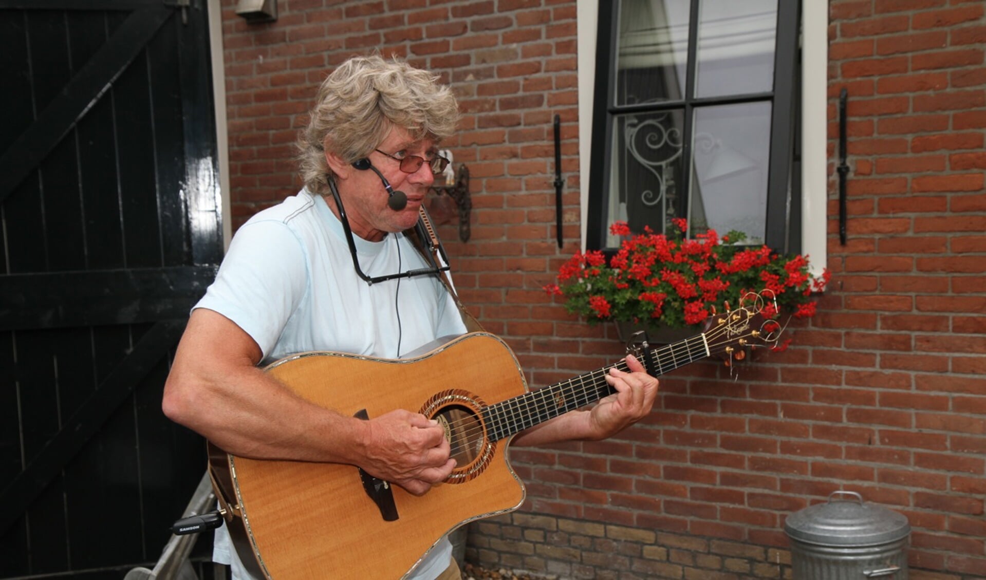 Ad Goossens zet de muzikale wandeling in Oosterleek alvast in de schijnwerpers.