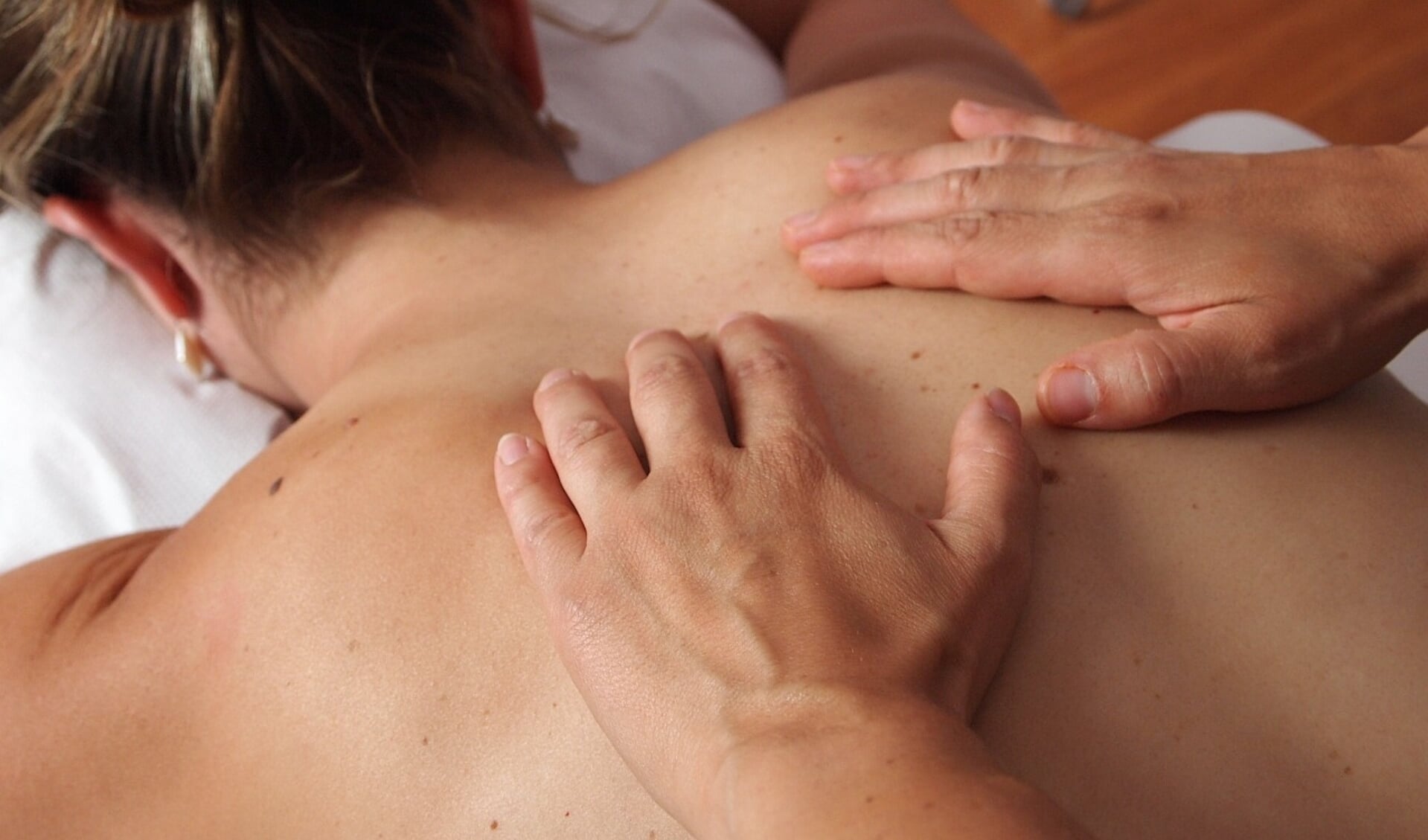 In alle zes de Haarlemmermeerse massagesalons worden tijdens massages illegale seksuele handelingen verricht. 
