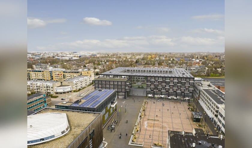Het parkeerterrein naast het Stadsplein wordt bouwrijp gemaakt omdat er woningen komen.