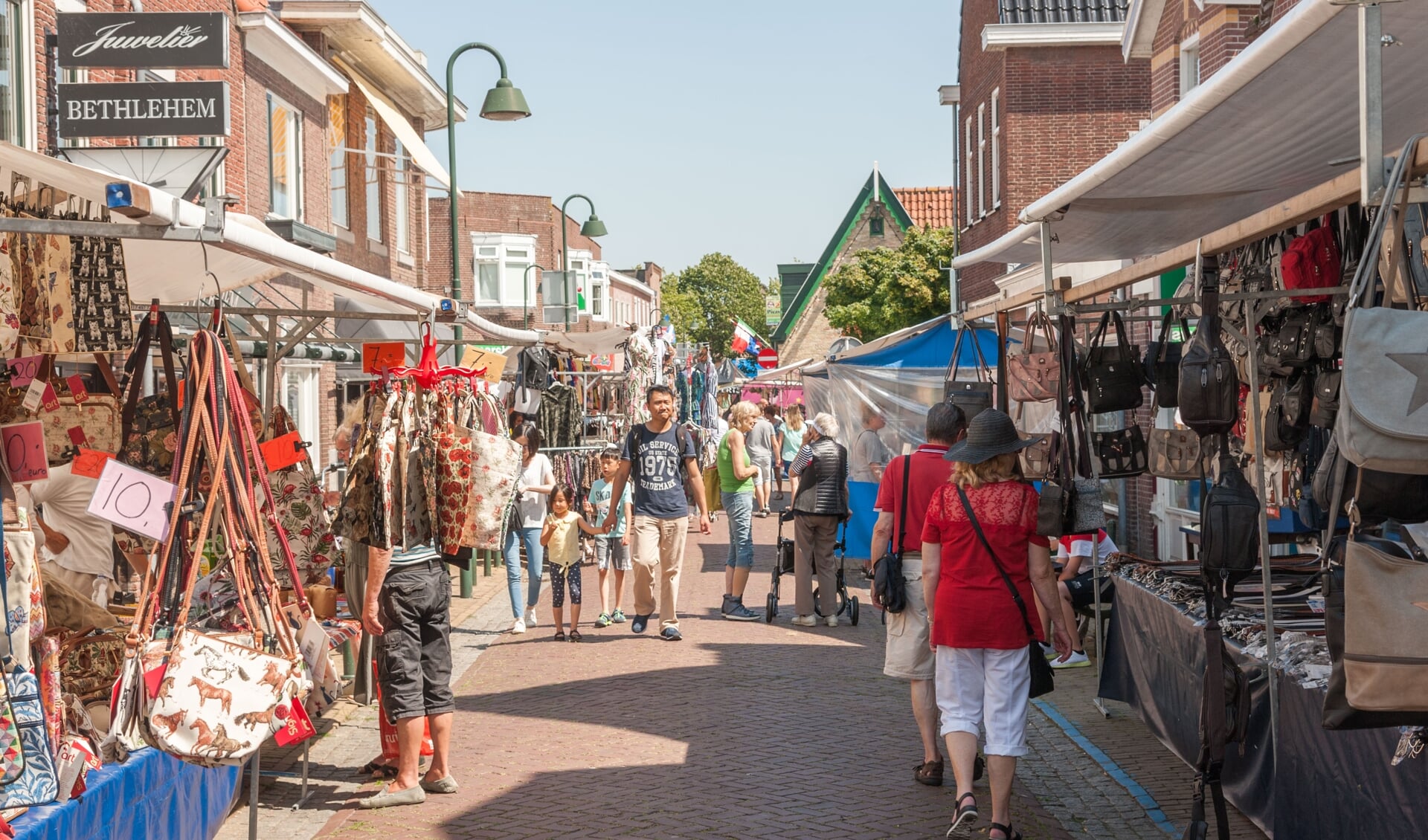 Bezoek de laatste zomermarkt van dit jaar in Medemblik.