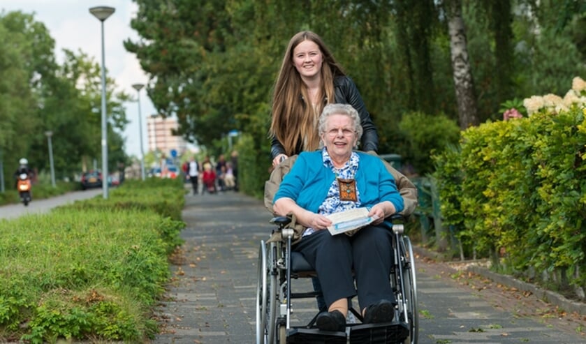 Je vrije tijd waardevol invullen? Begeleid een ander dan bijvoorbeeld eens bij een doktersbezoek.