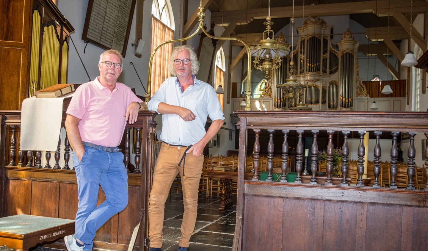 Jaap Kuin en Rob Basten hebben een mooi programma samengesteld om de 200ste verjaardag van de Kooger Kerk te vieren, met een boek, tentoonstellingen en muziek.