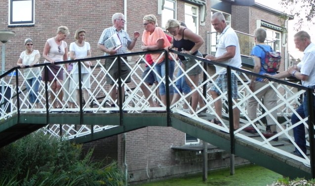 Het blijft het iedere keer weer verrassend hoe de gidsen heel veel wetenswaardigheden aan de deelnemers kunnen overdragen.