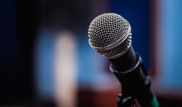 Wie zingt er mee met de bekende Songfestivalkrakers?