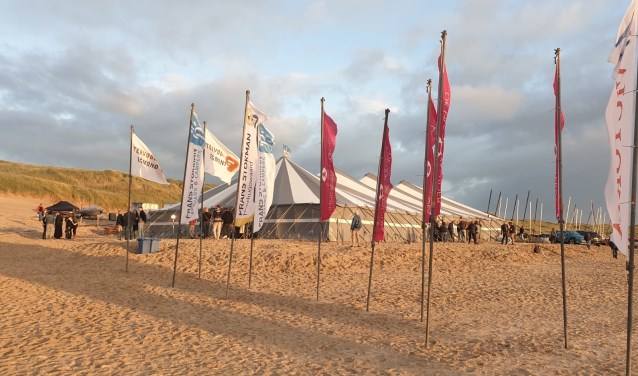 Op het strand van Bergen aan Zee vond een Internationaal Catamaran Race plaats.