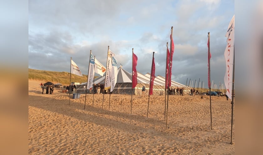 Op het strand van Bergen aan Zee vond een Internationaal Catamaran Race plaats.